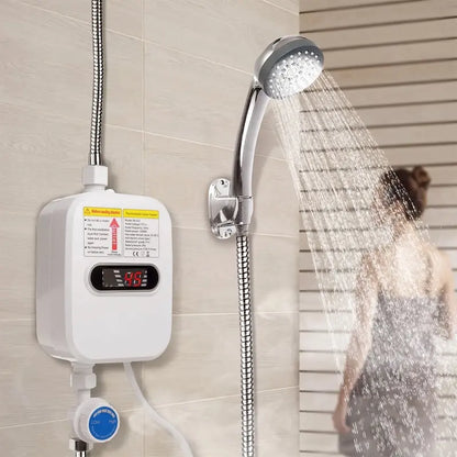 Scaldabagno elettrico istantaneo da 3500 W con doccetta e display LCD, per acqua calda immediata, facile da installare, ideale per bagni, cucine e camper. Elettrodomestico in acciaio inossidabile bianco.